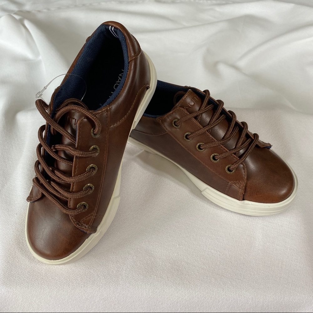 *NWOT* Nautica Casual Sneakers (Boys)